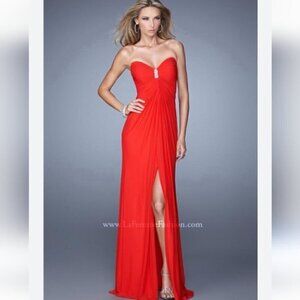 LA FEMME | gown embellished neckline and back red sz 4